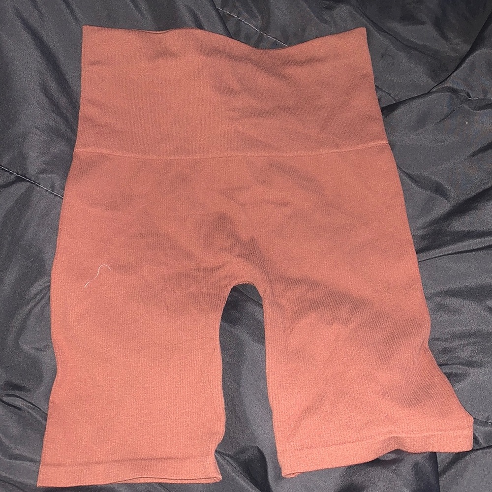 coral ribbed seamless biker shorts